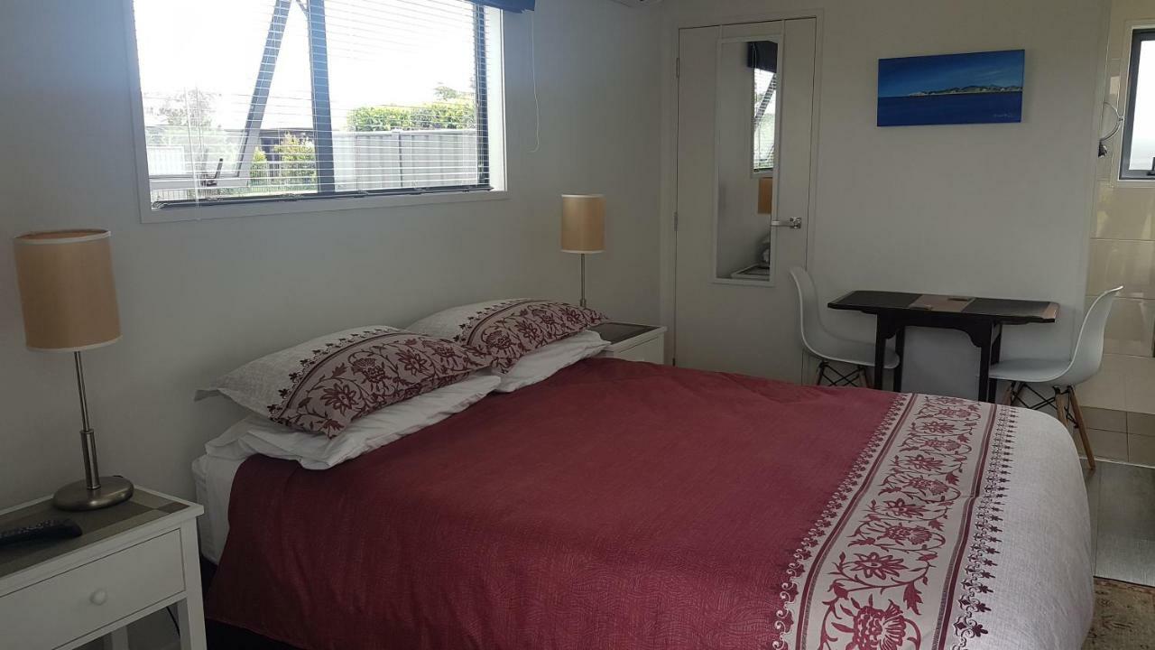 Accommodation In Frimley Hastings Extérieur photo